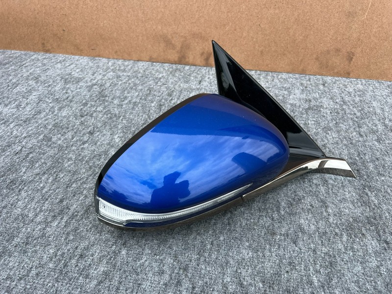 GENESIS G70 2019-2021 OEM RIGHT PASSENGER DOOR MIRROR WITH CAMERA ASSY (BLUE)