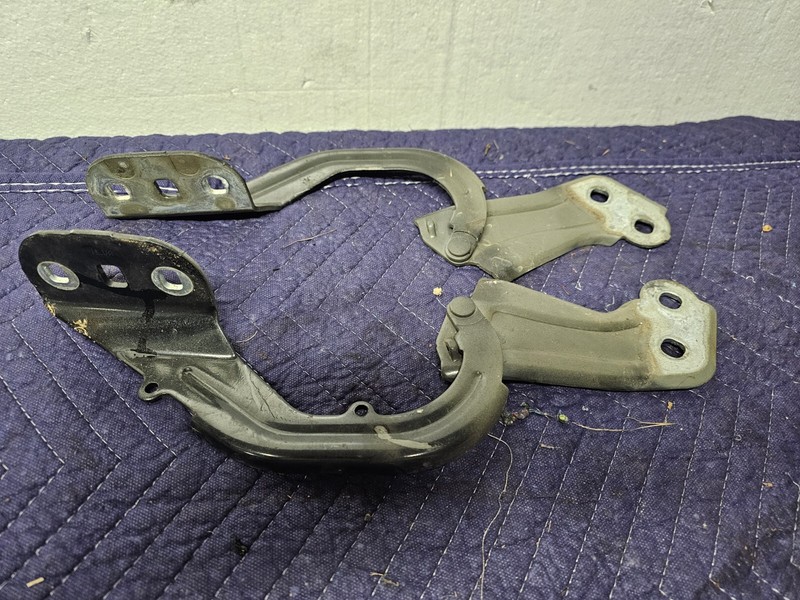 2012 - 2018 FORD FOCUS Front Hood Hinge Pair Driver Side & Right Passenger Side