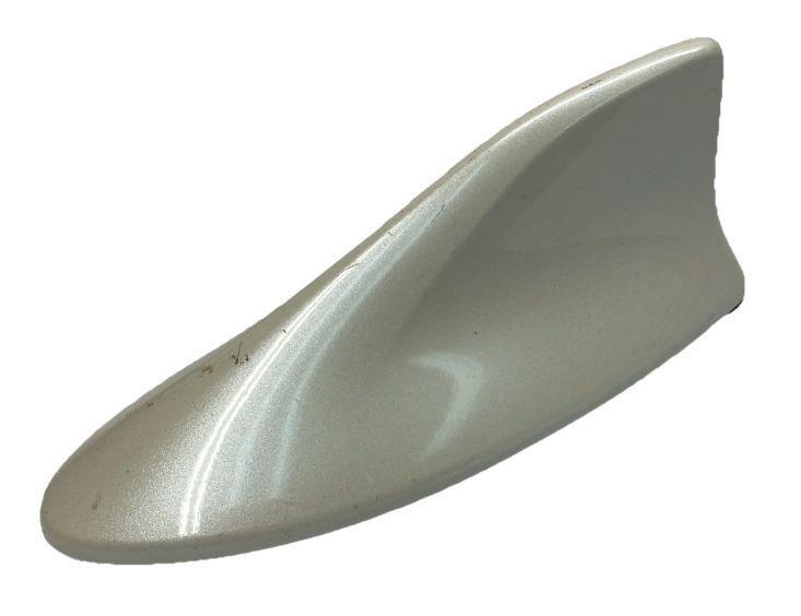 Toyota Corolla radio antenna fm 20 shark fin sed japan white 070 OEM 8676033190