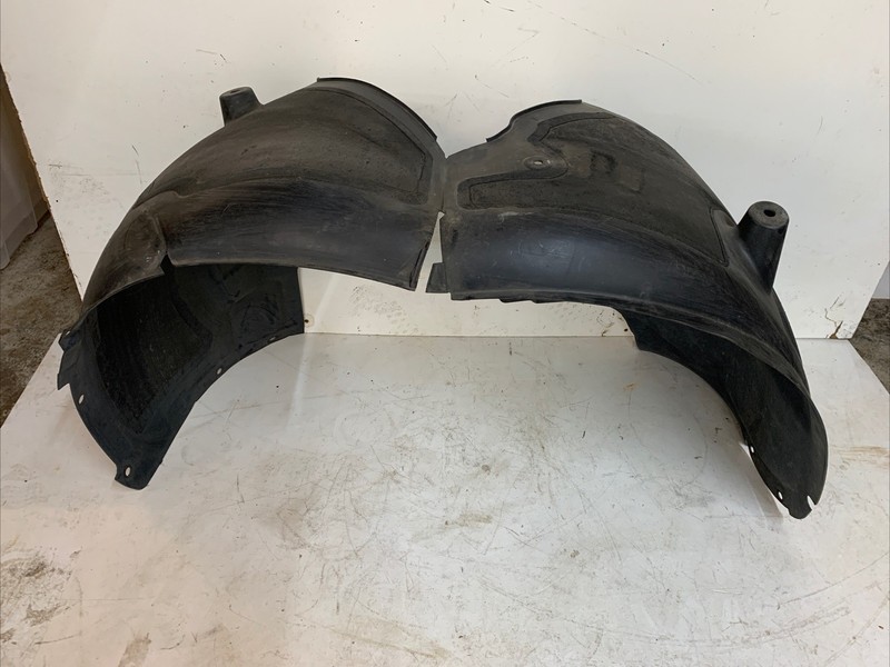 17-23 TESLA MODEL 3 FRONT LEFT FENDER LINER SPLASH GUARD SHIELD 38005
