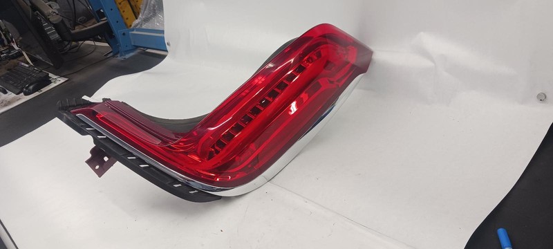 18 CADILLAC XTS Right passenger Taillight OEM Grade A!