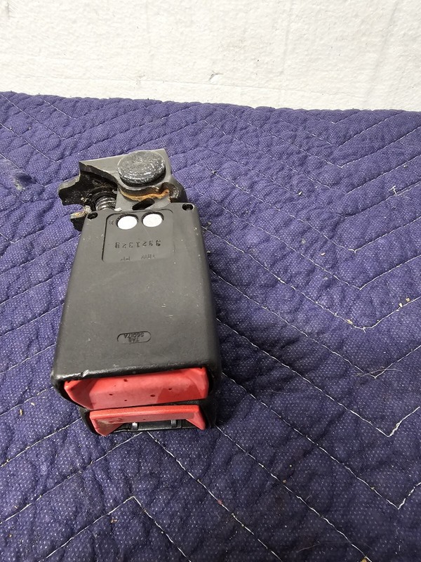 2012 - 2018 FORD FOCUS REAR RIGHT SIDE SEAT BELT SAFETY BUCKLE OEM