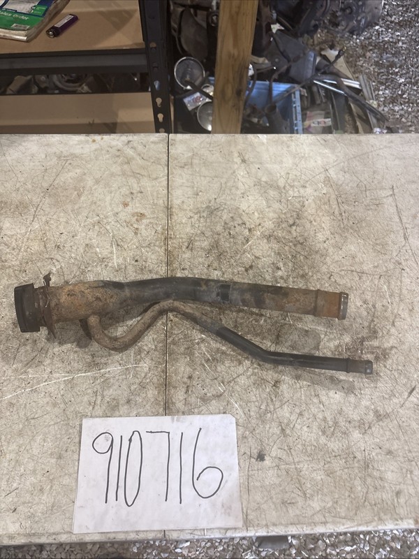 99-04 Ford F250 Super Duty Extended Cab Short Bed Gasoline Fuel Filler Neck OEM