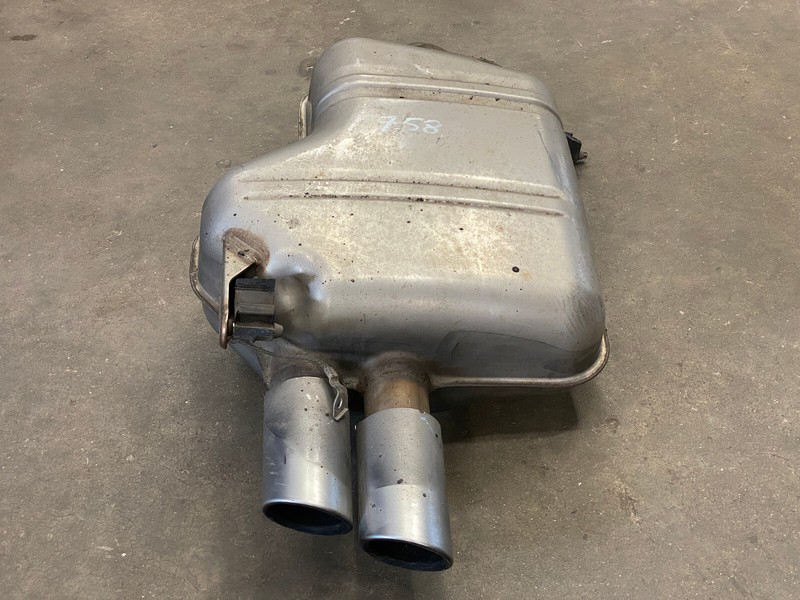 2009-2016 BMW Z4 REAR EXHAUST RESONATOR MUFFLER PIPE OEM LOT758