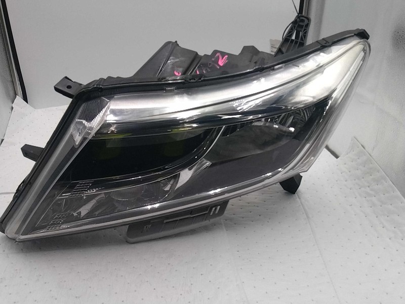 2014 Nissan Pathfinder Left Headlight Assembly Grey OEM 469820 Used 154K Miles
