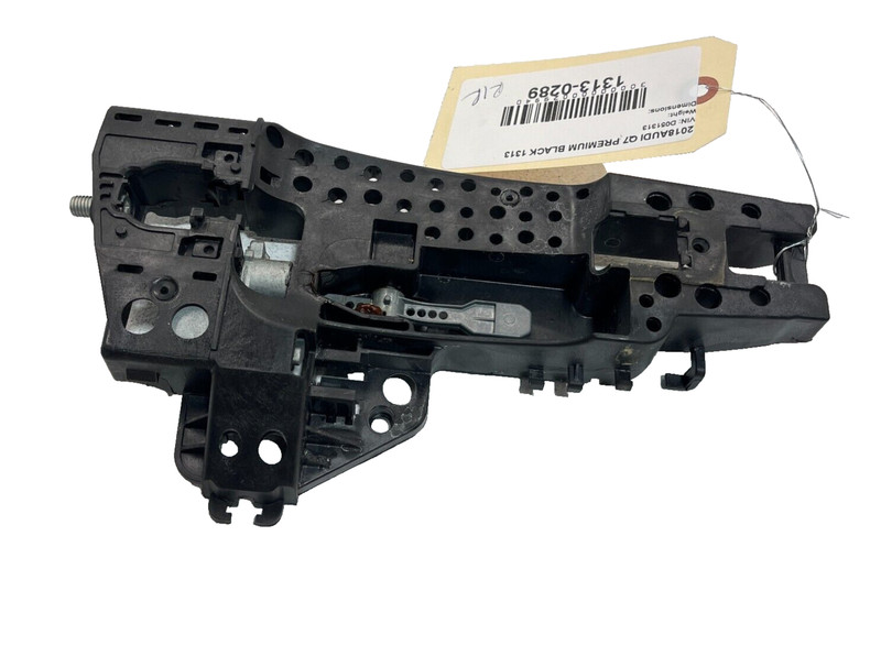 2017 - 2023 AUDI Q7 RIGHT PASSENGER SIDE EXTERIOR DOOR HANDLE BASE BRACKET OEM
