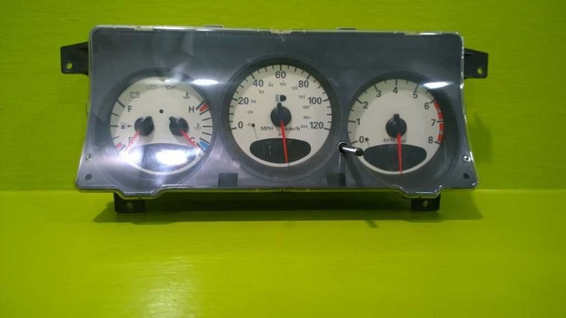 01 CHRYSLER PT CRUISER SPEEDOMETER CLUSTER OEM 2915-1