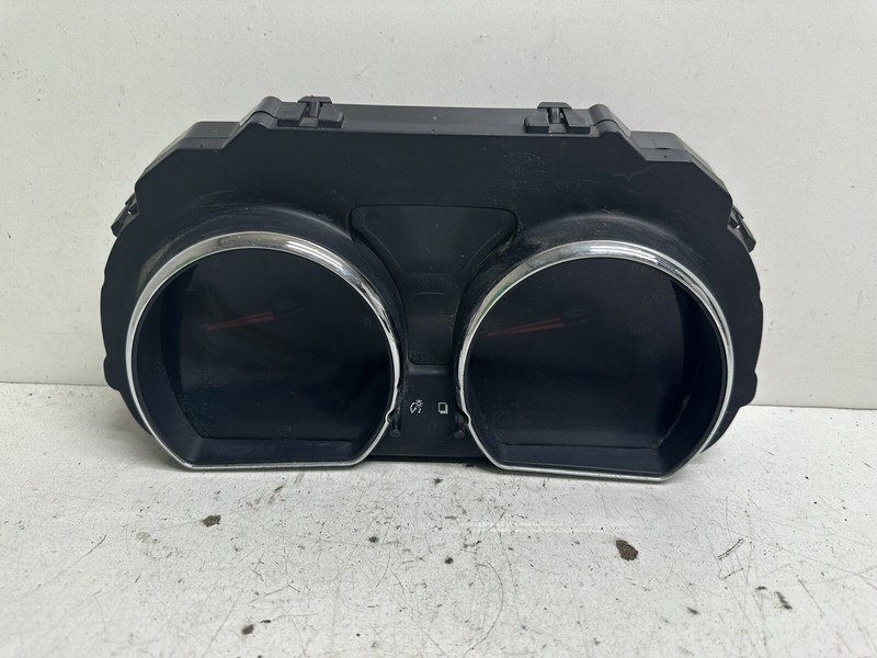 2014 Nissan Versa HTBK cluster speedometer tach gauges instrument panel oem