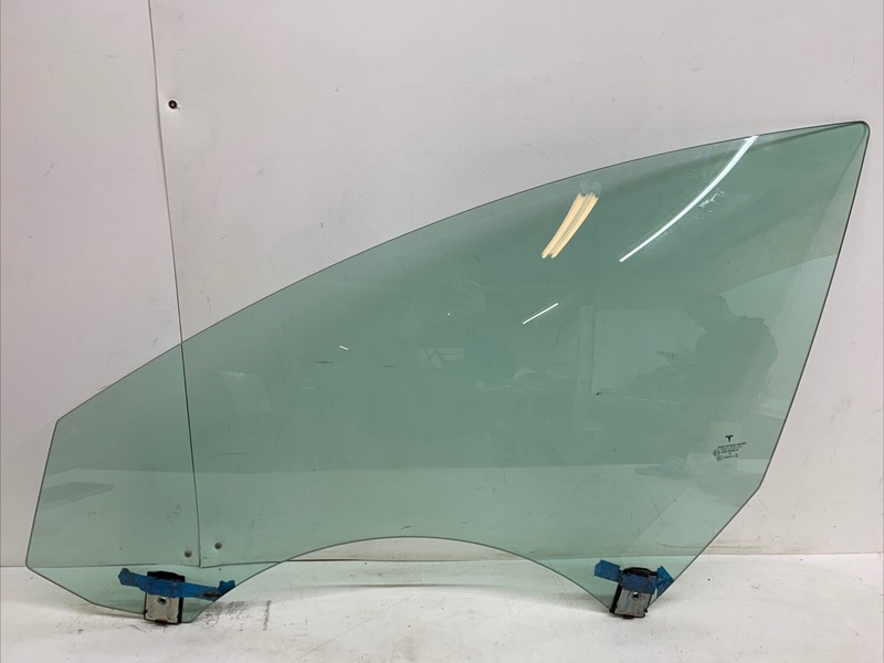 2016-2020 Tesla 3 Left Front Door Window Glass 43R-004530 26017 S1