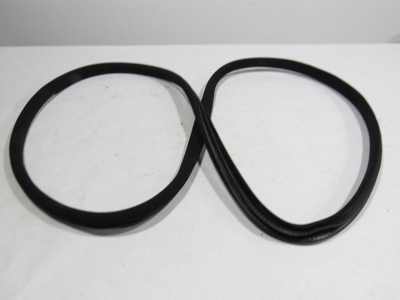 10-20 Bentley Mulsanne 2012 Front Right Passenger Door Weather Strip Seal @1