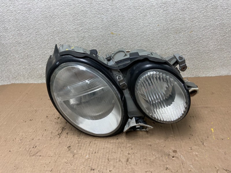 1996-1999 Mercedes E E320 E430 Right Passenger Xenon HID Headlight OEM Y0308 DG