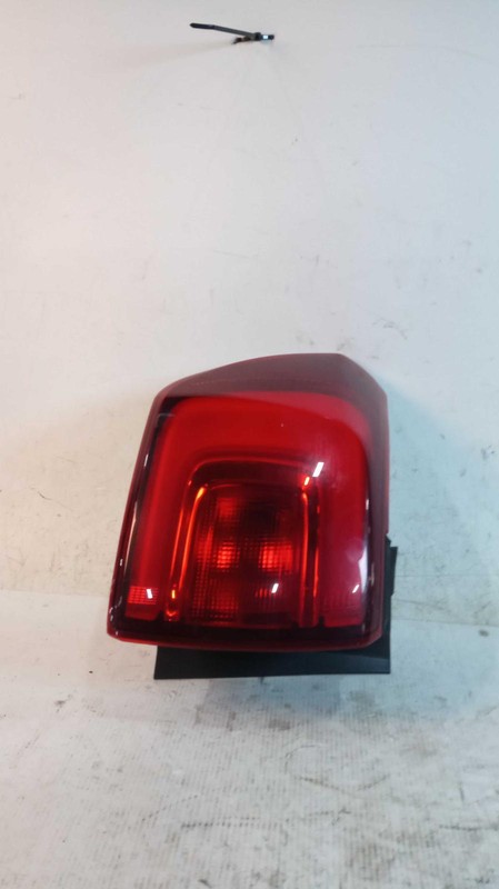 2019 GMC Acadia Left Tail Light Assembly White 663470 139K Miles Used