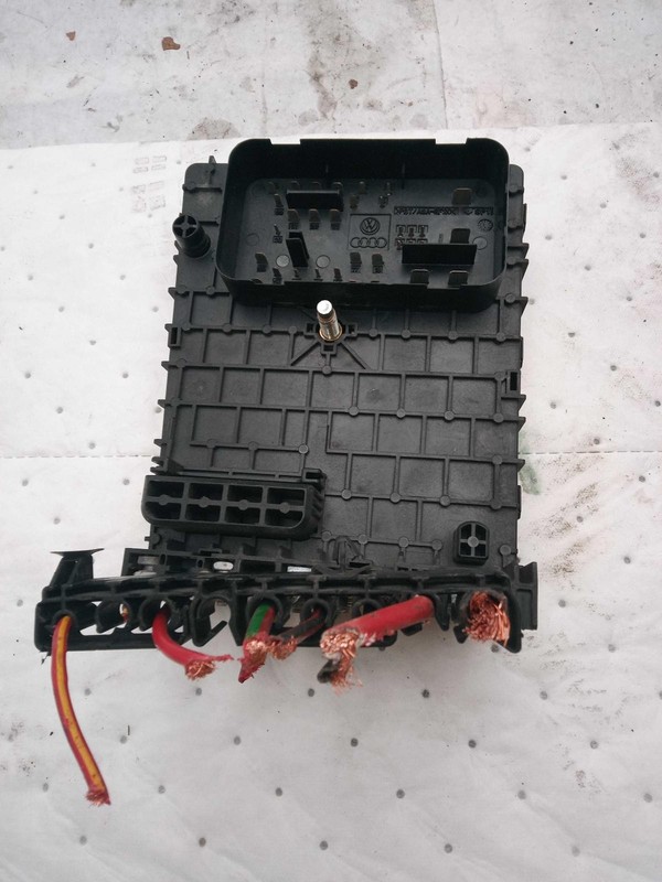 2012 Volkswagen CC OEM Fuse Box 2.0L Silver 1K0907361B 93000 Miles