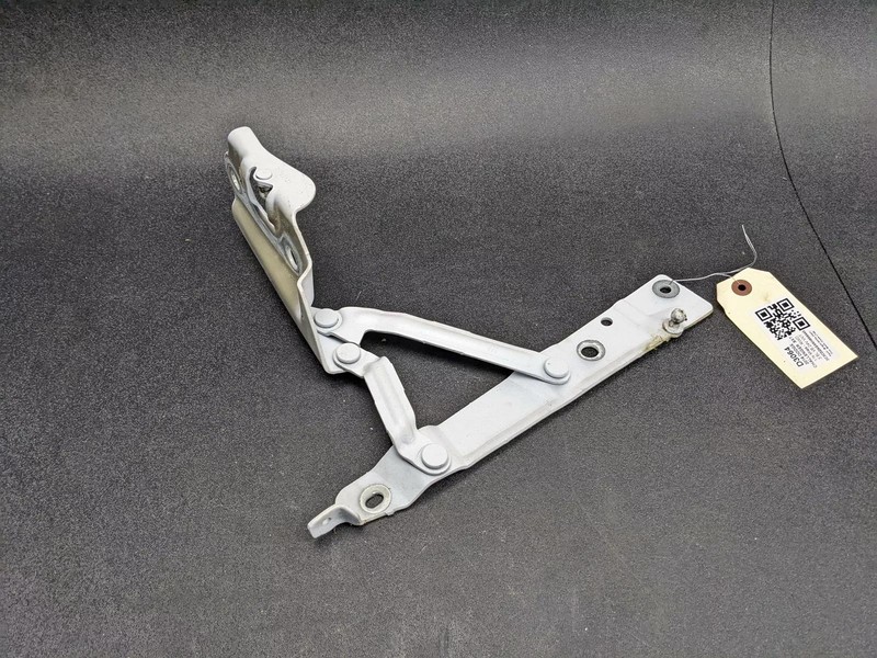 Rear Deck Lid Right Hinge 2019 Dodge Challenger 4589666AE 2015 2016 2017 - 2023
