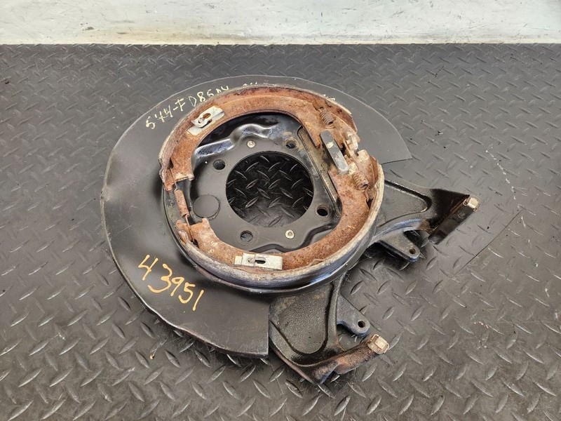 04-08 Ford F150 Left Driver Backing Plate W/ Hardware 8.8'' Gear OEM 4L3Z2B582A