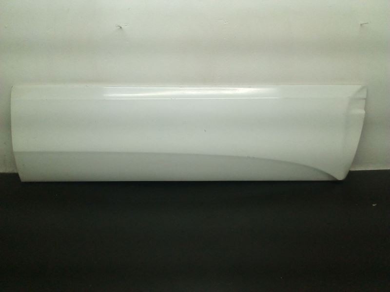 99-00 Cadillac Escalade Front Right Passenger Door Molding White OEM 12474586