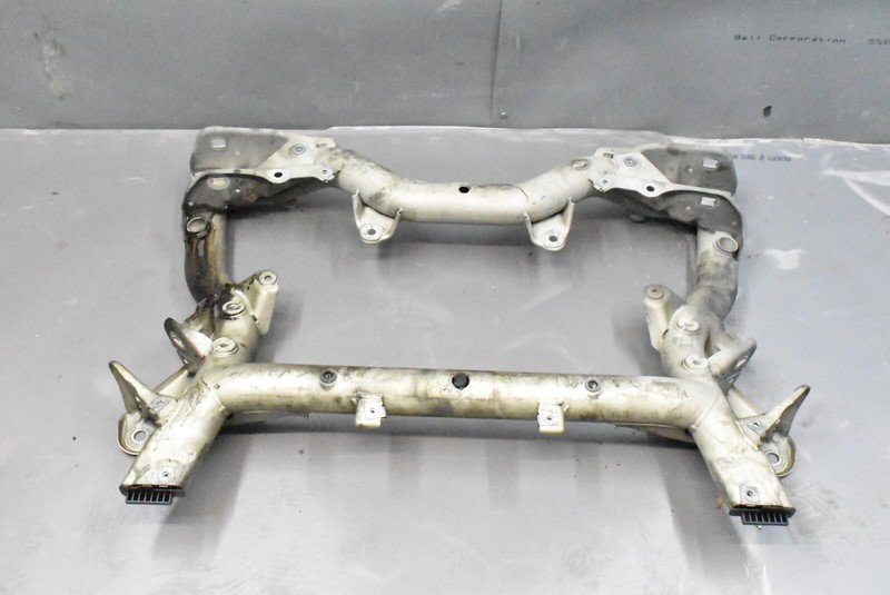 2010 Mercedes W212 E350 E550 Front Sub Frame Subframe Engine Crossmember OEM