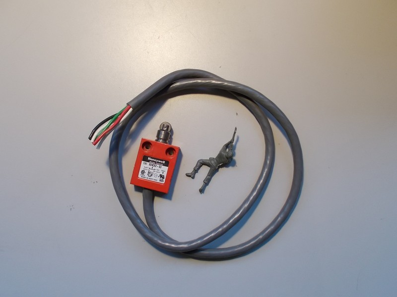Honeywell Micro Switch 924CE2-S3 Safety Interlock *FREE SHIPPING*