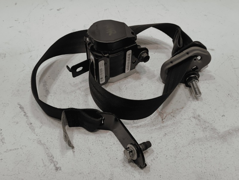 2016-2018 Honda Pilot Rear Passenger Side Second 2nd Row Seatbelt Retractor OEM