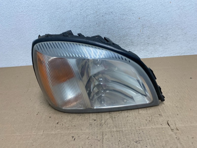 2000 to 2005 Cadillac Deville Right Passenger RH Side Headlight OEM AE6578 DW
