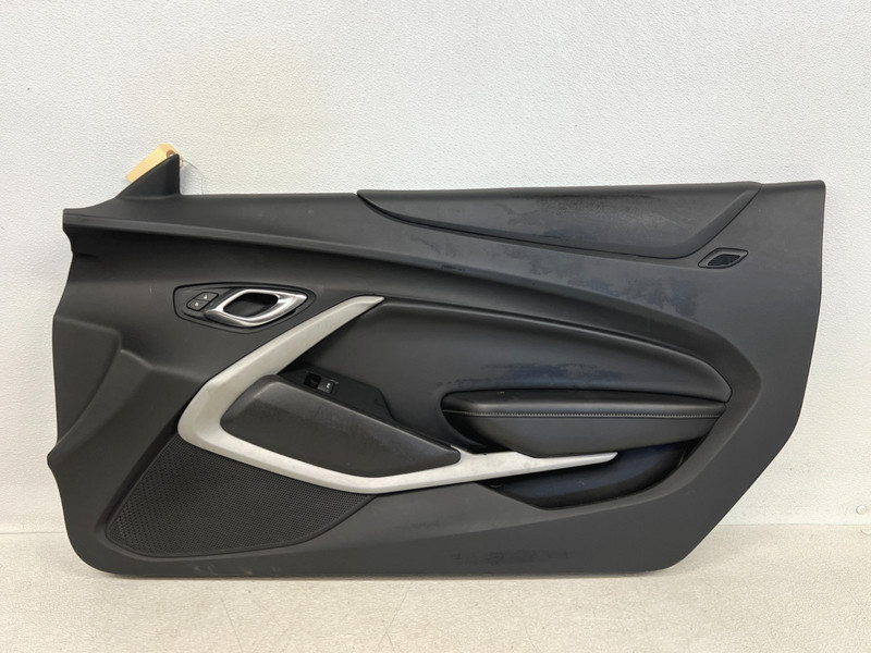 ⭐2016-2024 CHEVROLET CAMARO FRONT RIGHT PASS INTERIOR DOOR PANEL OEM LOT2665
