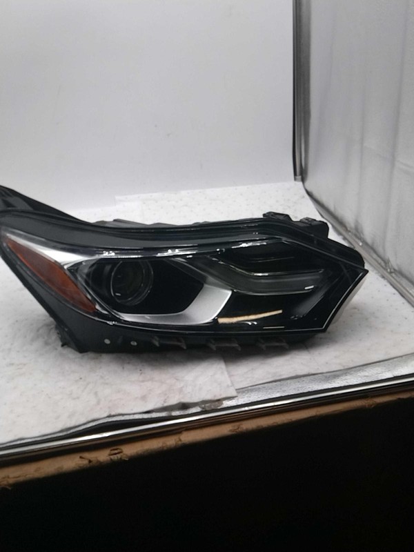 2018 Chevrolet Equinox Right Headlight Assembly Grey 653066 67K Miles