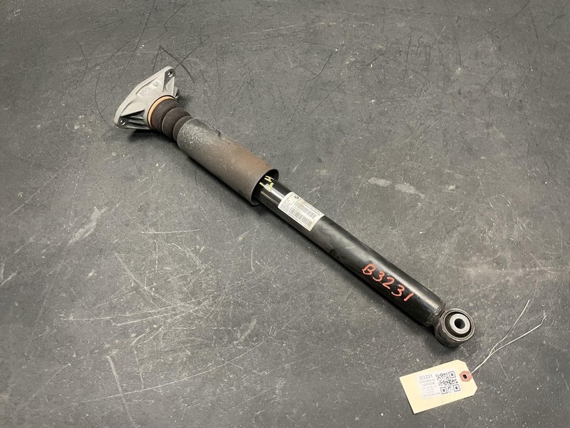 Rear Left Shock Absorber 2018 BMW X1 33526882851 2016 2017 2019 2020 2021 2022