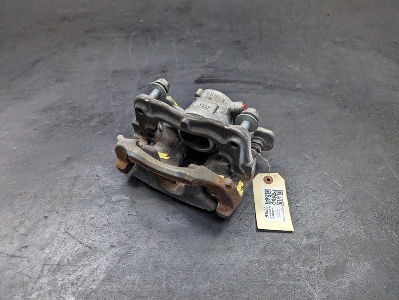 Front Right Brake Caliper 2018 BMW X1 34116860268 2016 2017 2019 2020 2021