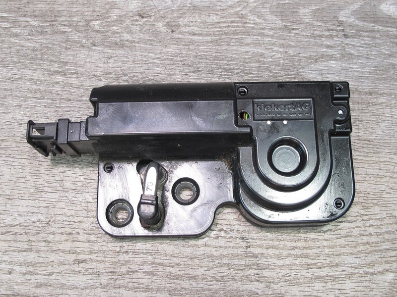 2008-2010 PORSCHE CAYENNE 957 REAR TRUNK LID LOCK LATCH ACTUATOR 7L0827511C