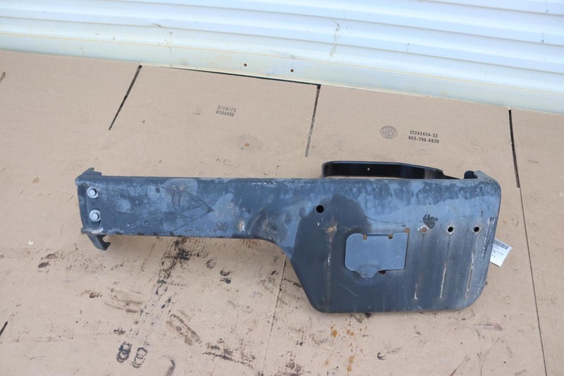 2020-2024 CHEVY SILVERADO 2500HD DIESEL DEF FLUID TANK LOWER SUPPORT BRACKET OEM