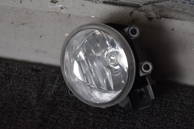 2014-2019 TOYOTA RAV4 FOG LIGHT FACTORY OEM