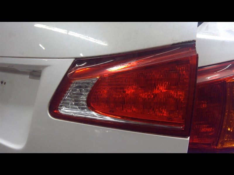 Passenger Tail Light Sedan Lid Mounted Fits 09-10 LEXUS IS250 1687557
