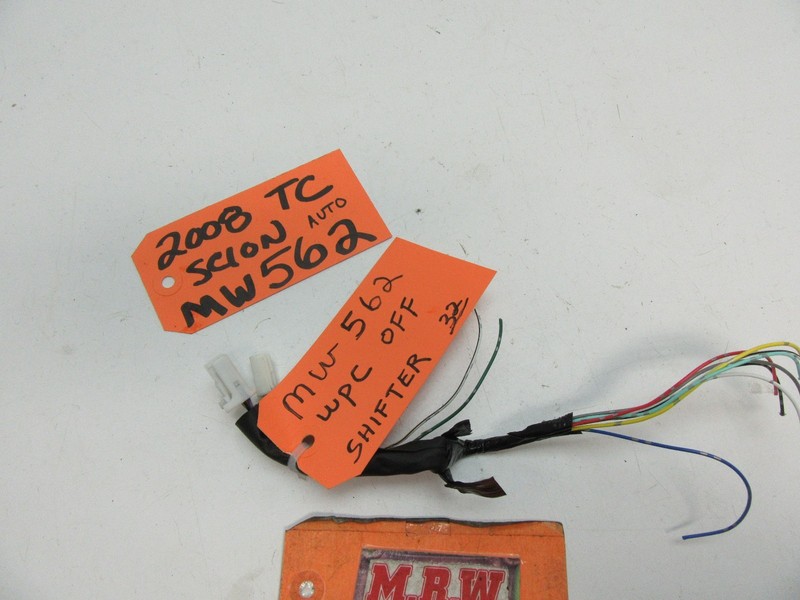 SHIFTER TRIM GEAR SELECTOR AUTO TRANSMISSION AT WIRE PLUG CONNECTOR for SCION TC