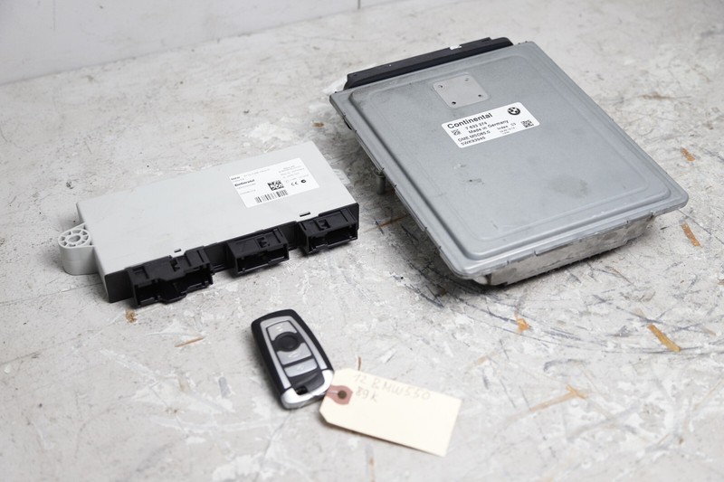 BMW F01 F02 F10 550 750 DME ECU CAS Engine Control Unit Module Computer N63 AT
