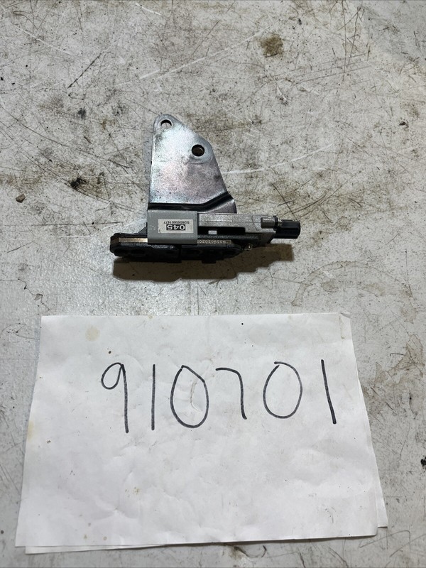 01-07 TOYOTA HIGHLANDER HYBRID LIMITED SEAT SENSOR 045 / 5126045601477