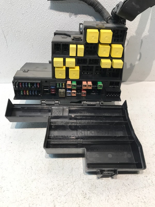 03-04 Jaguar S Type Front Engine Power Supply Fuse Junction Box Panel OEM