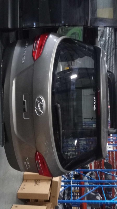 Used Deck Lid fits: 2014 Hyundai Santa fe SWB Sport w/o rear view camera Grade A