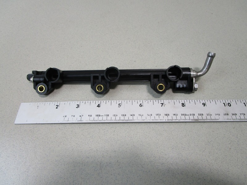 898101T75 Mercury Mariner Outboard 25 HP 4-Stroke Fuel Rail