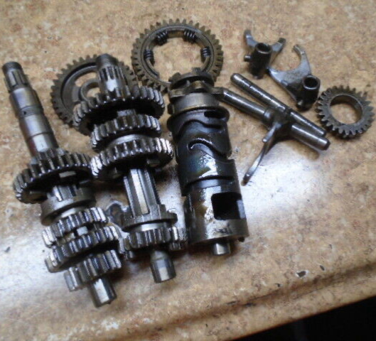 1986 YAMAHA YFM200 YFM 200 MOTO 4 ATV Engine Motor Transmission Gear Shift 86 L8