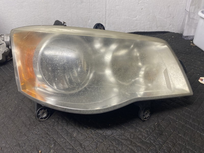2012 Town and Country Right Headlight