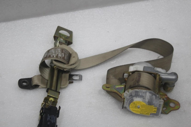 2001 LEXUS LS430 RIGHT PASSENGER SIDE FRONT SEAT BELT WITH MOTOR IVORY LK04