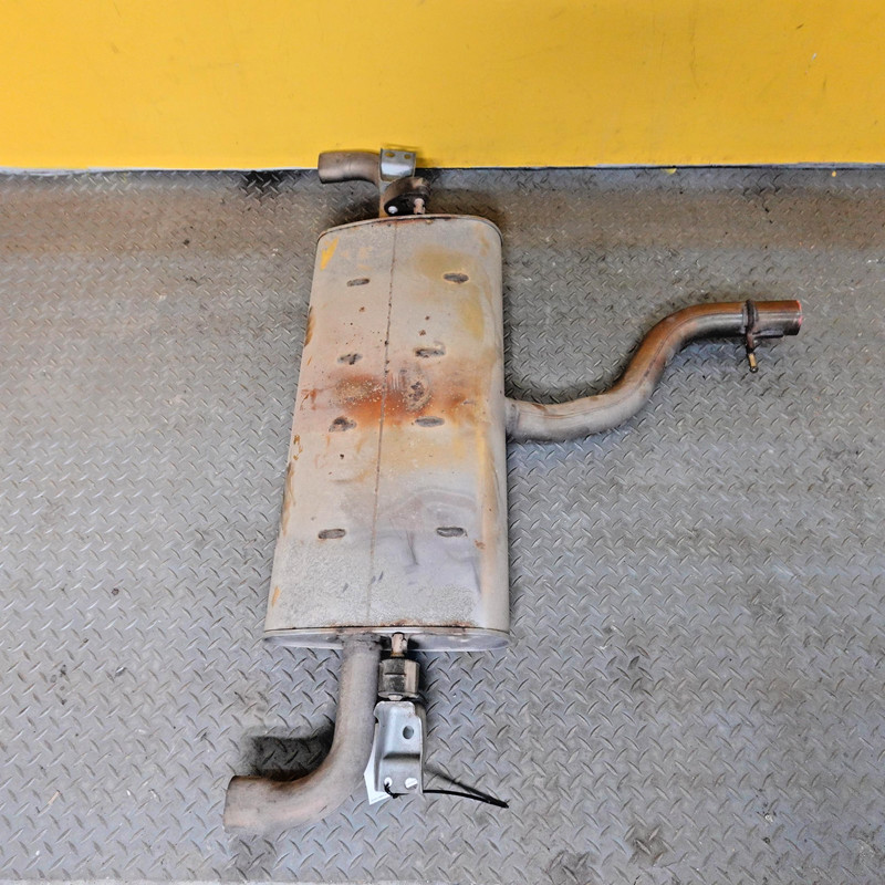 2019-2020 VOLVO XC40 Exhaust Silencer Muffler OEM 32317050