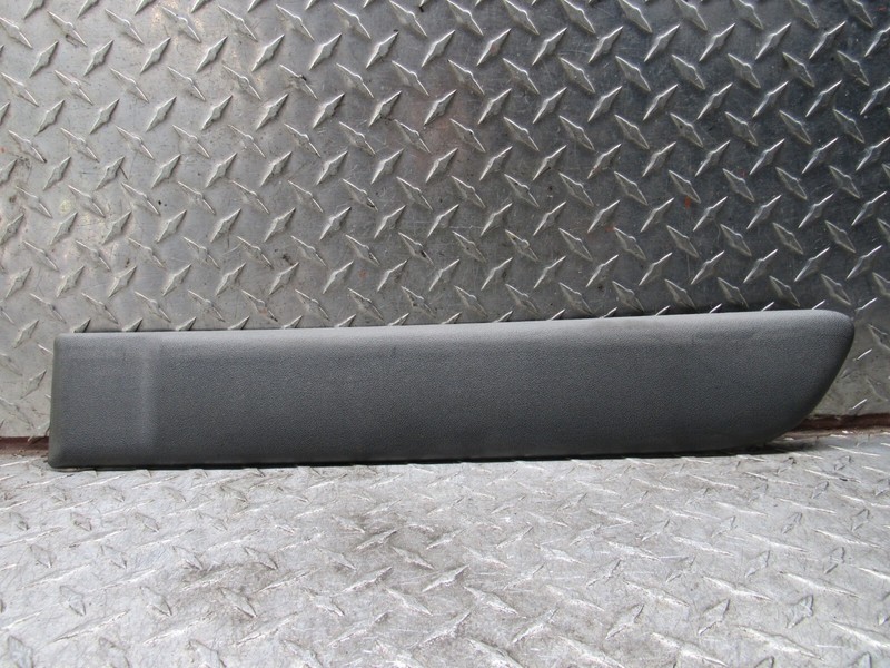 2004 CHEVROLET TRAILBLAZER LEFT DRIVER REAR DOOR MOLDING TRIM 4.2L