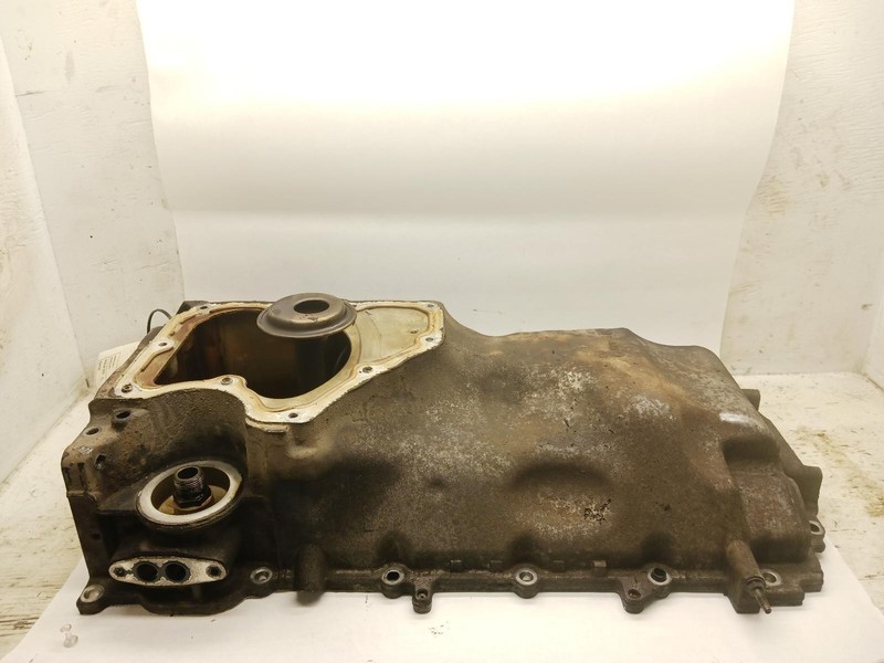 14-'15 CHEVROLET SILVERADO 1500 upper Oil Pan 5.3L OEM 1 Year Wnty!