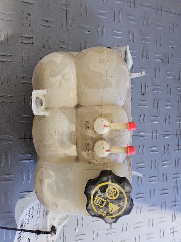 Coolant Reservoir Fits 19-23 SIERRA 1500 PICKUP 3500916