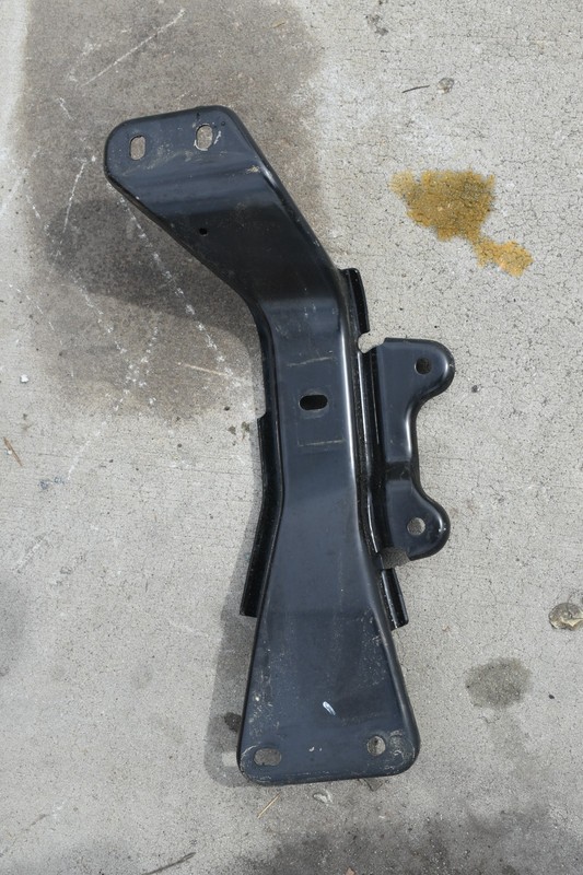 98-02 Camaro Trans Am T56 manual Transmission Crossmember 10438098