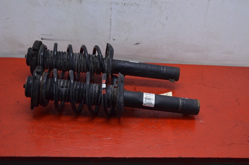 12-15 VOLKSWAGEN PASSAT FRONT LEFT / RIGHT SHOCK STRUT ABSORBER SET OEM