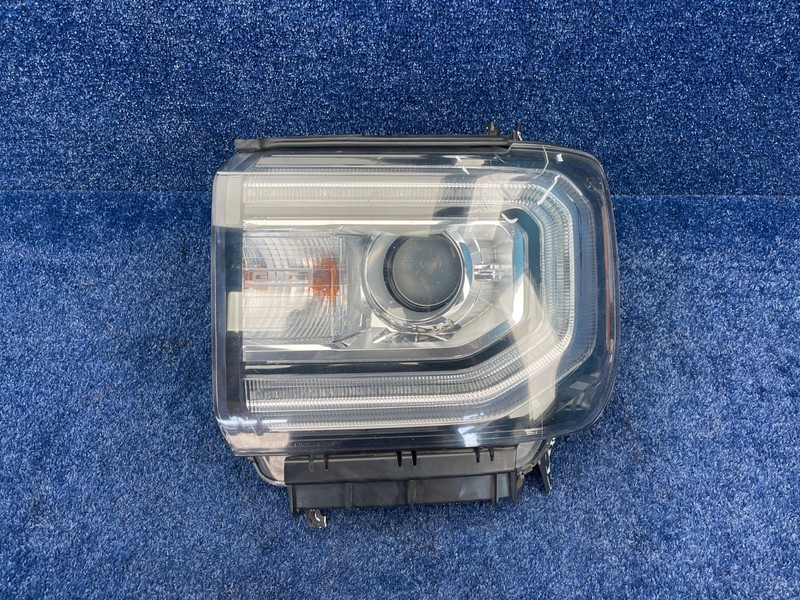 2016-18 GMC Sierra 1500 SLT LED Headlight Left Driver Side DAMAGED 84228369 OEM