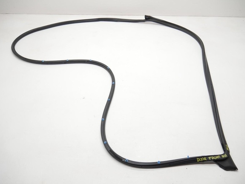 2023-2024 Honda HR-V Front Right RH Passenger Door Side Weatherstrip seal OEM