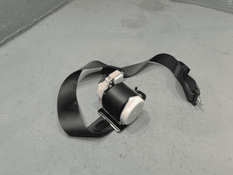 2019-2024 TOYOTA CAMRY REAR CENTER MIDDLE SEAT BELT SEATBELT RETRACTOR OEM